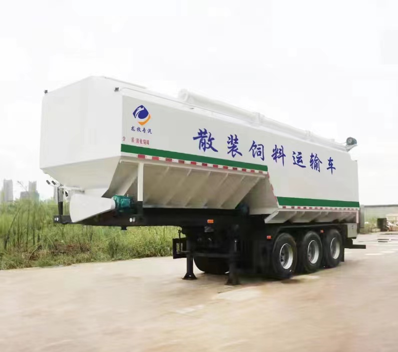 58方散裝飼料運(yùn)輸半掛車(chē)