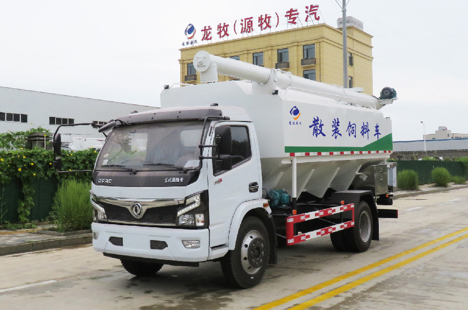 12方6噸多利卡飼料車(chē)